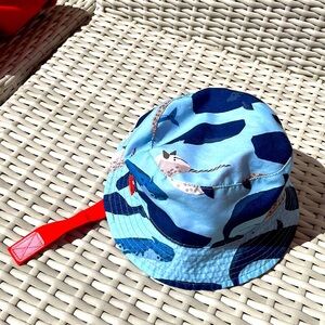 🐳  Carter's Toddler Reversible Bucket Hat Size 12-24 months